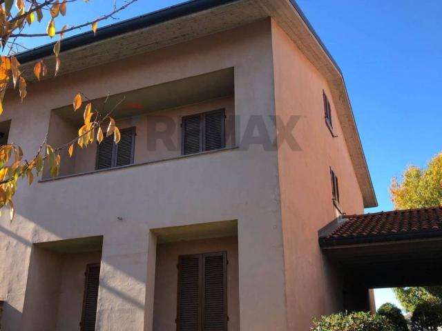 Villa Indipendente in vendita a Galgiana, Casatenovo