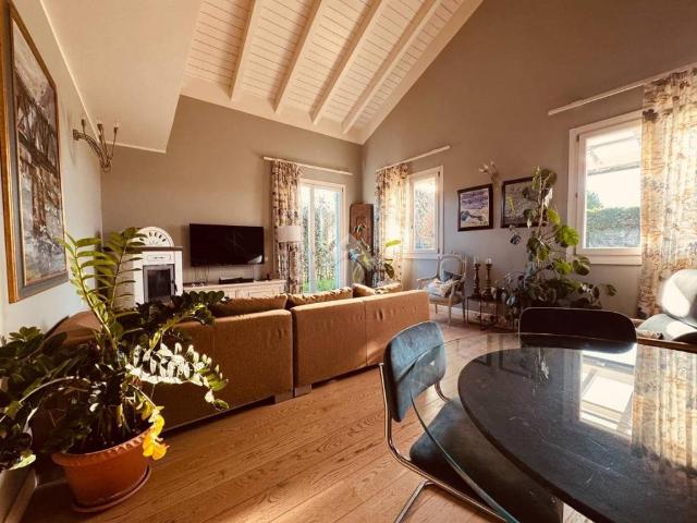 Villa Indipendente in vendita a Galgiana, Casatenovo