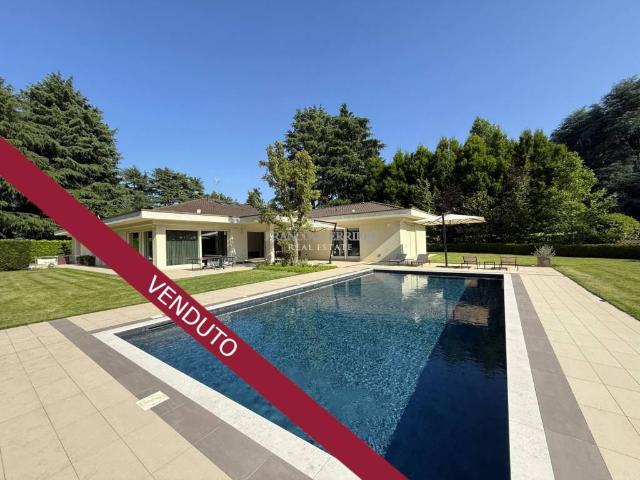 Villa Indipendente in vendita a Campofiorenzo, Casatenovo