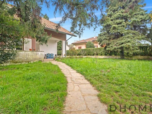 Villa Indipendente in vendita a Rogoredo, Casatenovo