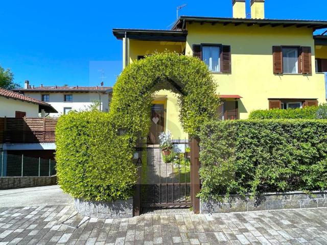 Villa Indipendente in vendita a Rogoredo, Casatenovo