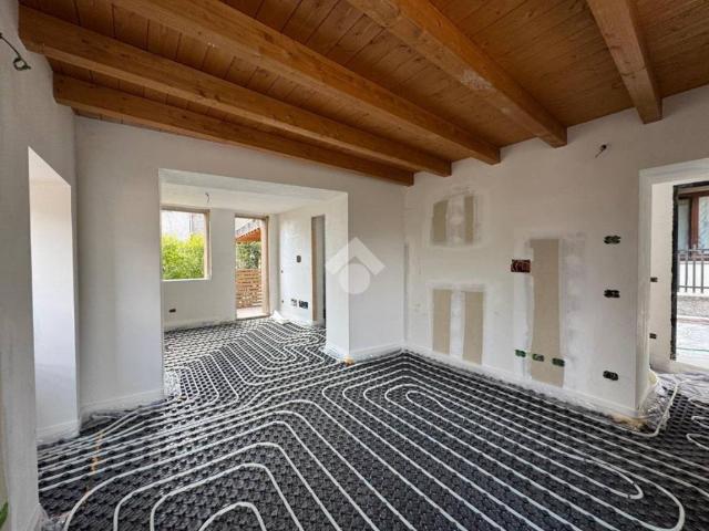 Villa Indipendente in vendita a Casazza, Lombardia