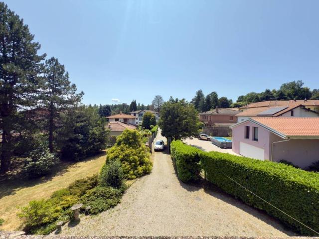 Villa Indipendente in vendita a Casciago, Lombardia