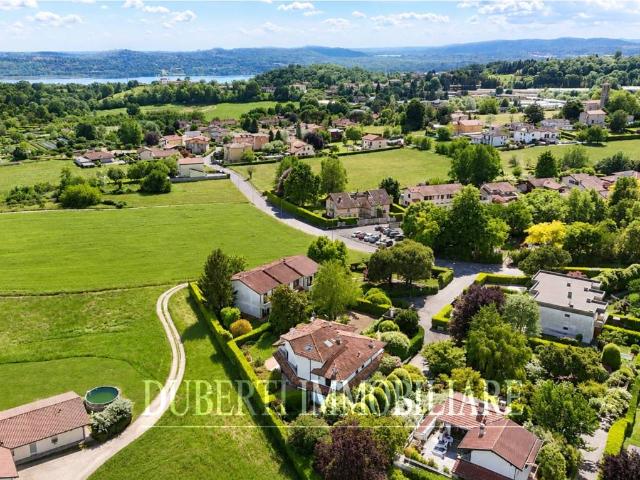 Villa Indipendente in vendita a Casciago, Lombardia