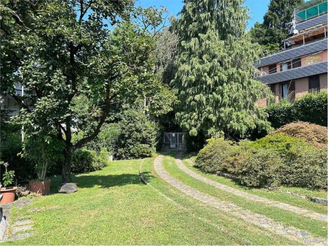 Villa Indipendente in vendita a Casciago, Lombardia