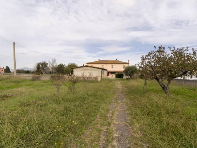 Villa Indipendente in vendita a Casciana Terme Lari, Perignano