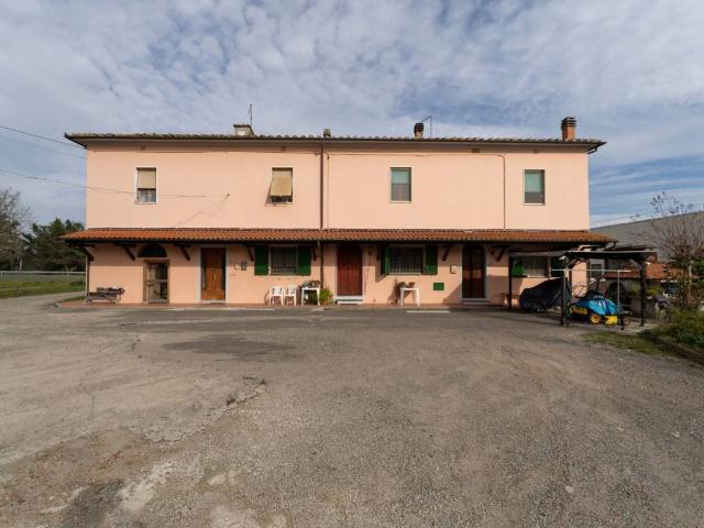 Villa Indipendente in vendita a Casciana Terme Lari, Perignano