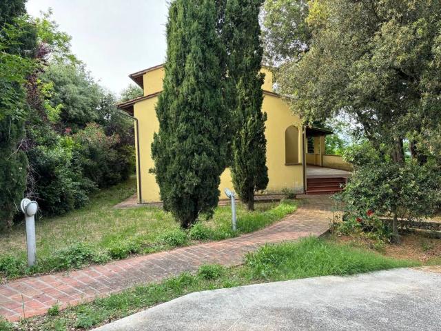 Villa Indipendente in vendita a Casciana Terme Lari, Parlascio