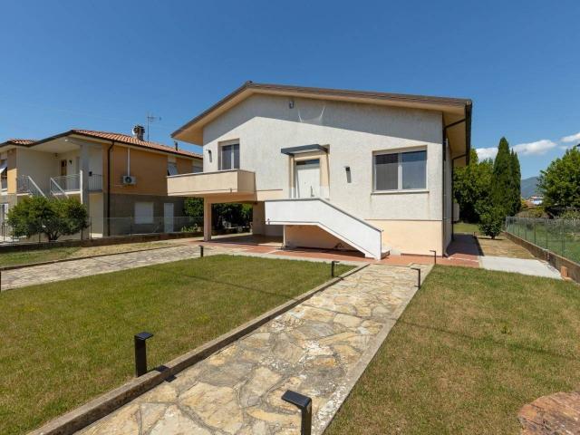 Villa Indipendente in vendita a Visignano, Cascina