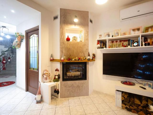 Villa Indipendente in vendita a Navacchio, Cascina