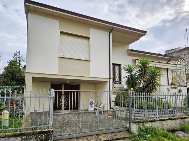 Villa Indipendente in vendita a San Giorgio a Bibbiano, Cascina