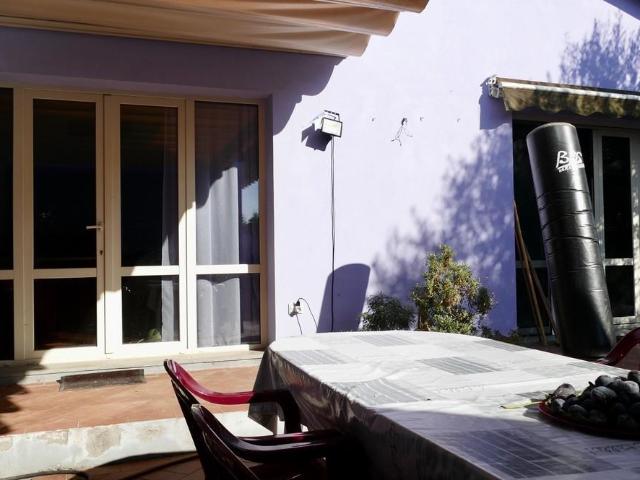 Villa Indipendente in vendita a San Donato, Cascina