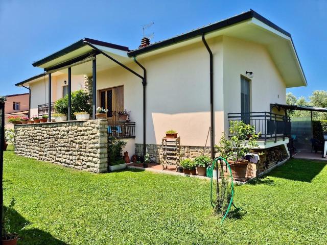 Villa Indipendente in vendita a Navacchio, Cascina
