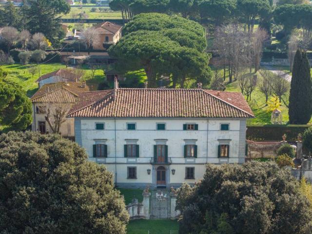 Villa Indipendente in vendita a San Donato, Cascina