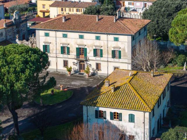 Villa Indipendente in vendita a San Donato, Cascina