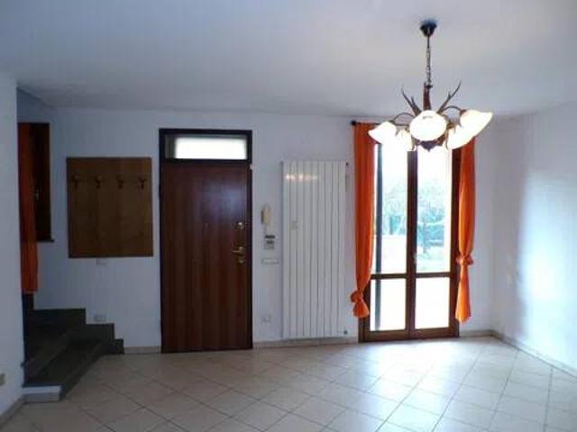 Villa Indipendente in vendita a Cascina