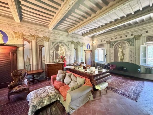 Villa Indipendente in vendita a San Frediano a Settimo, Cascina