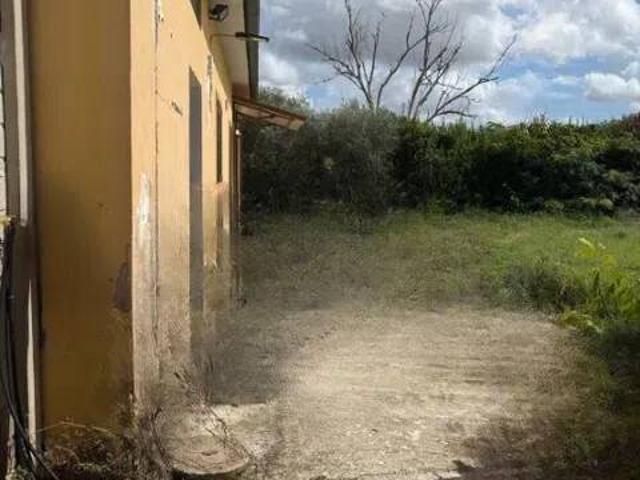 Villa Indipendente in vendita a Santo Stefano a Macerata, Cascina