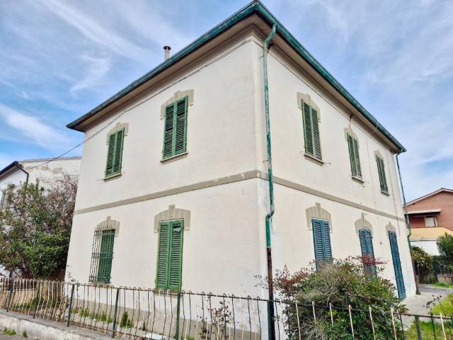 Villa Indipendente in vendita a Cascina, Toscana