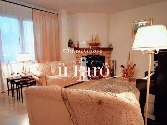 Villa Indipendente in vendita a San Donato, Cascina