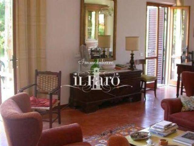 Villa Indipendente in vendita a San Donato, Cascina