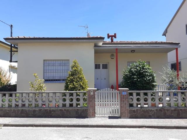 Villa Indipendente in vendita a Cascina, Toscana