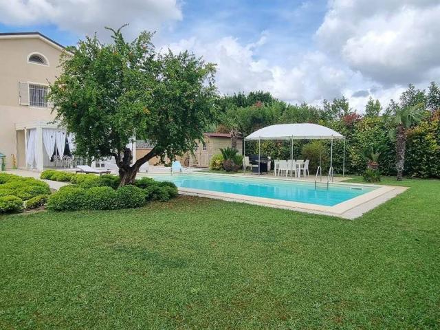Villa Indipendente in vendita a Cascina, Toscana