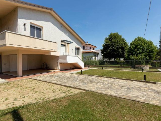 Villa Indipendente in vendita a Cascina, Toscana
