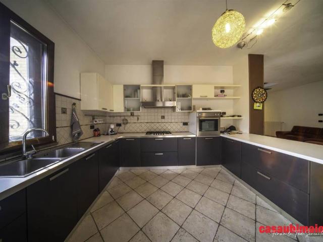 Villa Indipendente in vendita a Cascina, Toscana
