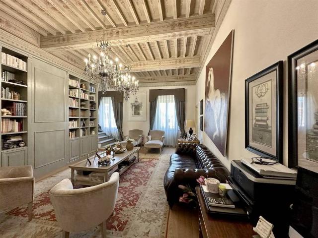 Villa Indipendente in vendita a Cascina