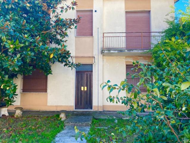 Villa Indipendente in vendita a Casei Gerola, Lombardia