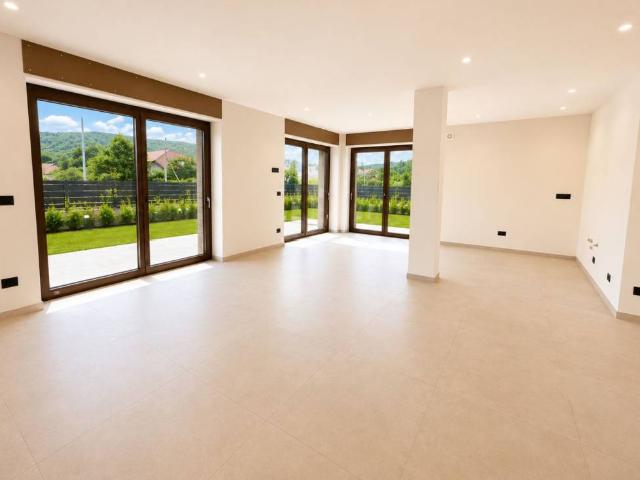 Villa Indipendente in vendita a Villaggio, Piemonte