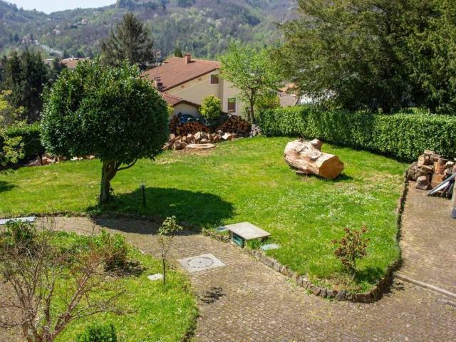 Villa Indipendente in vendita a Casella, Liguria