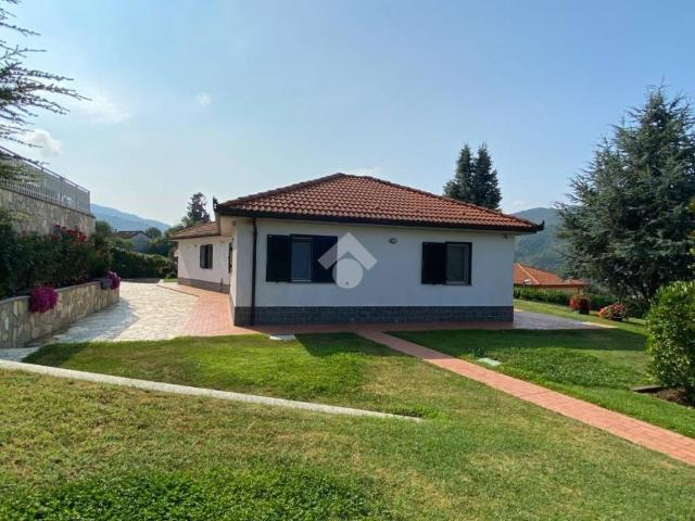 Villa Indipendente in vendita a Casella, Liguria