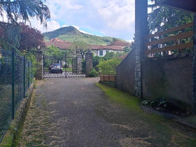 Villa Indipendente in vendita a Casella, Liguria
