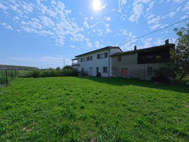Villa Indipendente in vendita a Caselle Landi, Lombardia