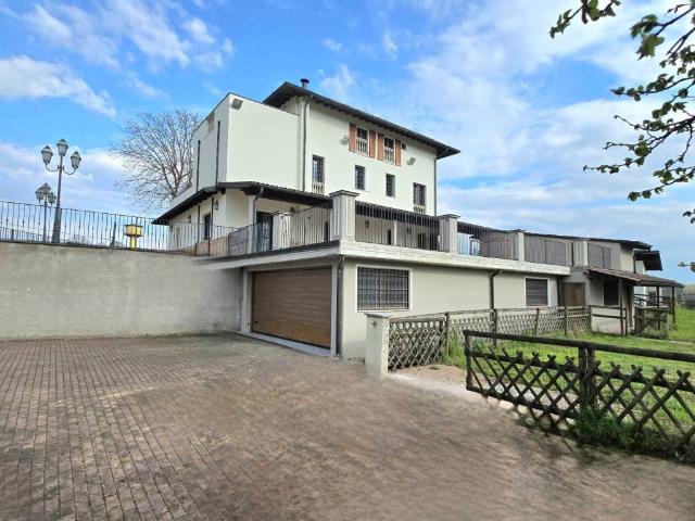 Villa Indipendente in vendita a Caselle Landi, Lombardia