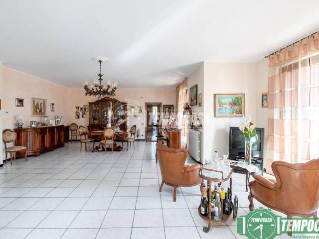 Villa Indipendente in vendita a Caselle Lurani, Lombardia