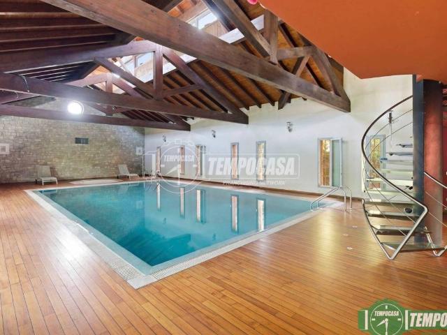 Villa Indipendente in vendita a Caselle Lurani, Lombardia