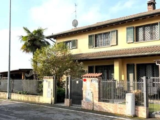 Villa Indipendente in vendita a Caselle Lurani, Lombardia