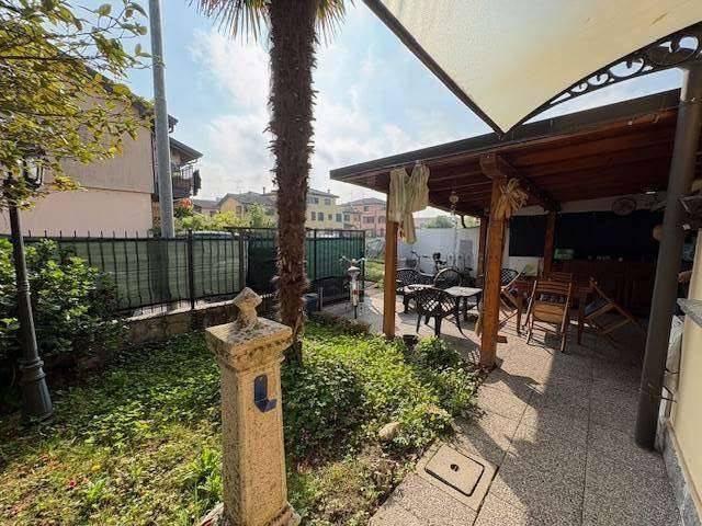 Villa Indipendente in vendita a Caselle Lurani, Lombardia