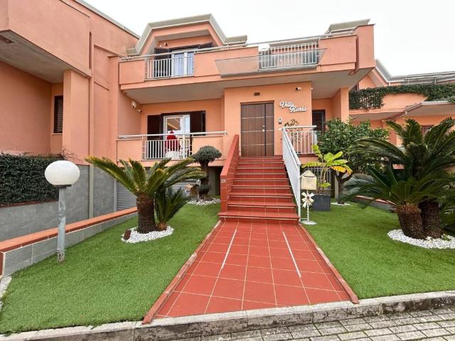 Villa Indipendente in vendita a Caserta
