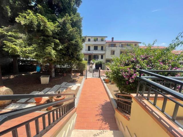 Villa Indipendente in vendita a Caserta