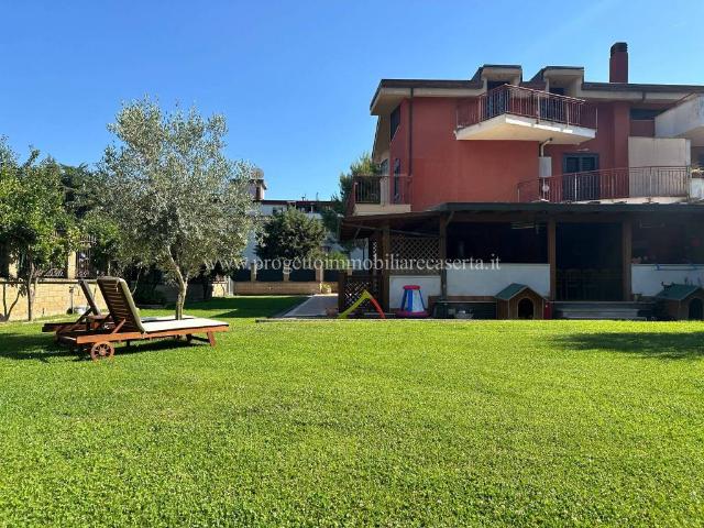 Villa Indipendente in vendita a Casolla, Caserta