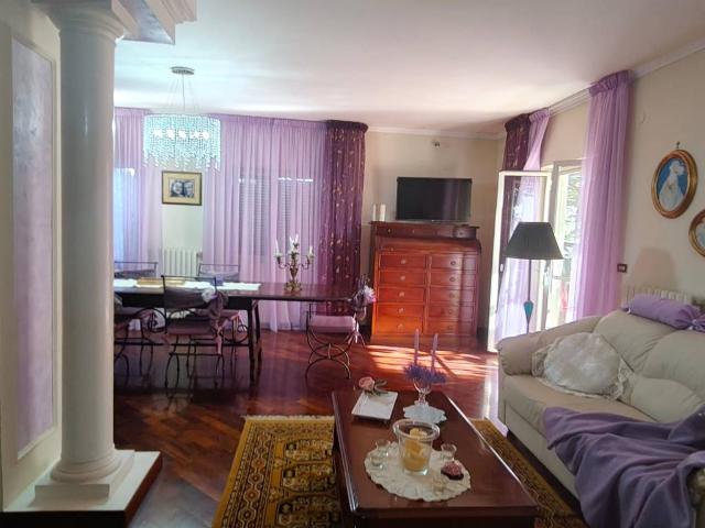 Villa Indipendente in vendita a Tuoro, Caserta