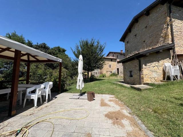 Villa Indipendente in vendita a Appennino Reggiano, Re