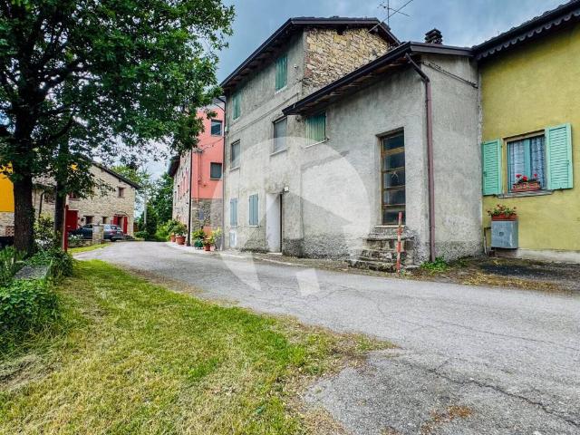 Villa Indipendente in vendita a Appennino Reggiano, Re