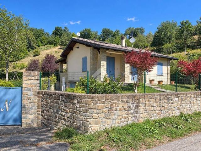 Villa Indipendente in vendita a Appennino Reggiano, Re