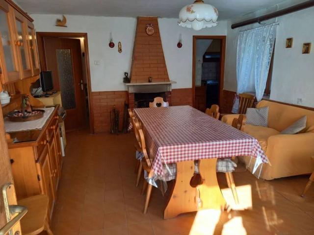 Villa Indipendente in vendita a Appennino Reggiano, Re