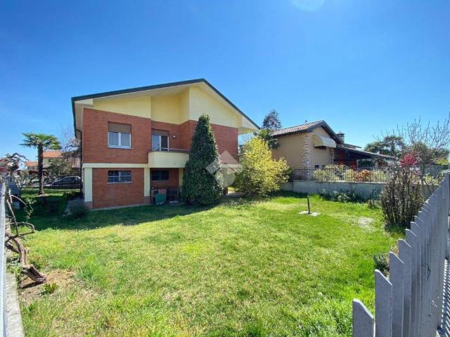 Villa Indipendente in vendita a Casirate D'adda, Lombardia